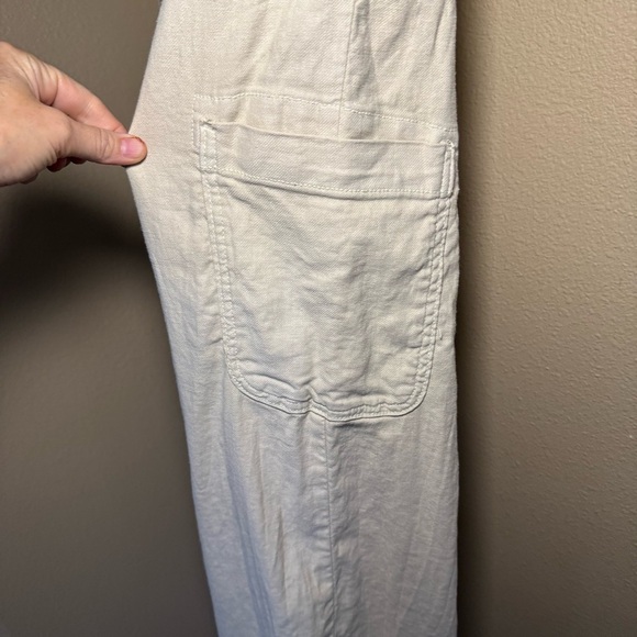 American Eagle Dreamy Drape Linen-Blend Baggy Wide-Leg Cargo Pants Size 0 - Picture 16 of 16